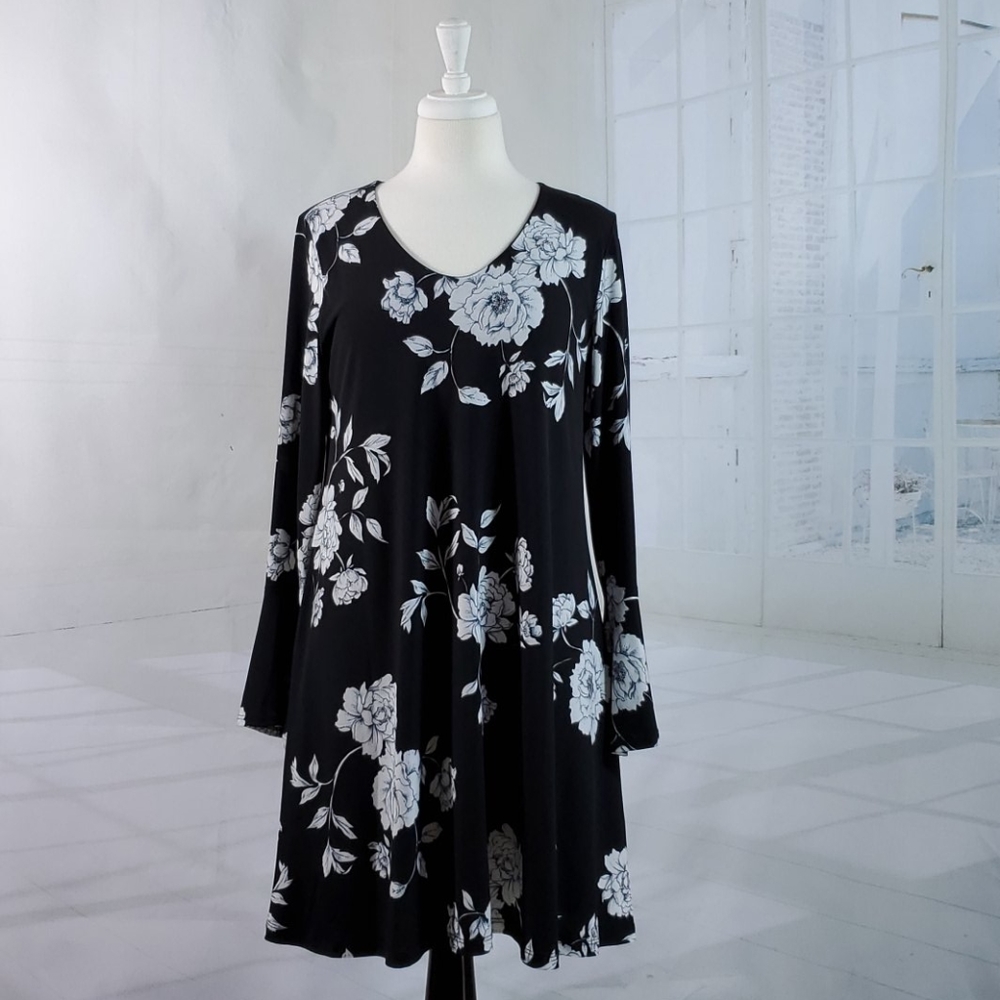 Karen Kane dress grey roses on black